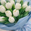 Голубая дымка - букет из белых тюльпанов 2